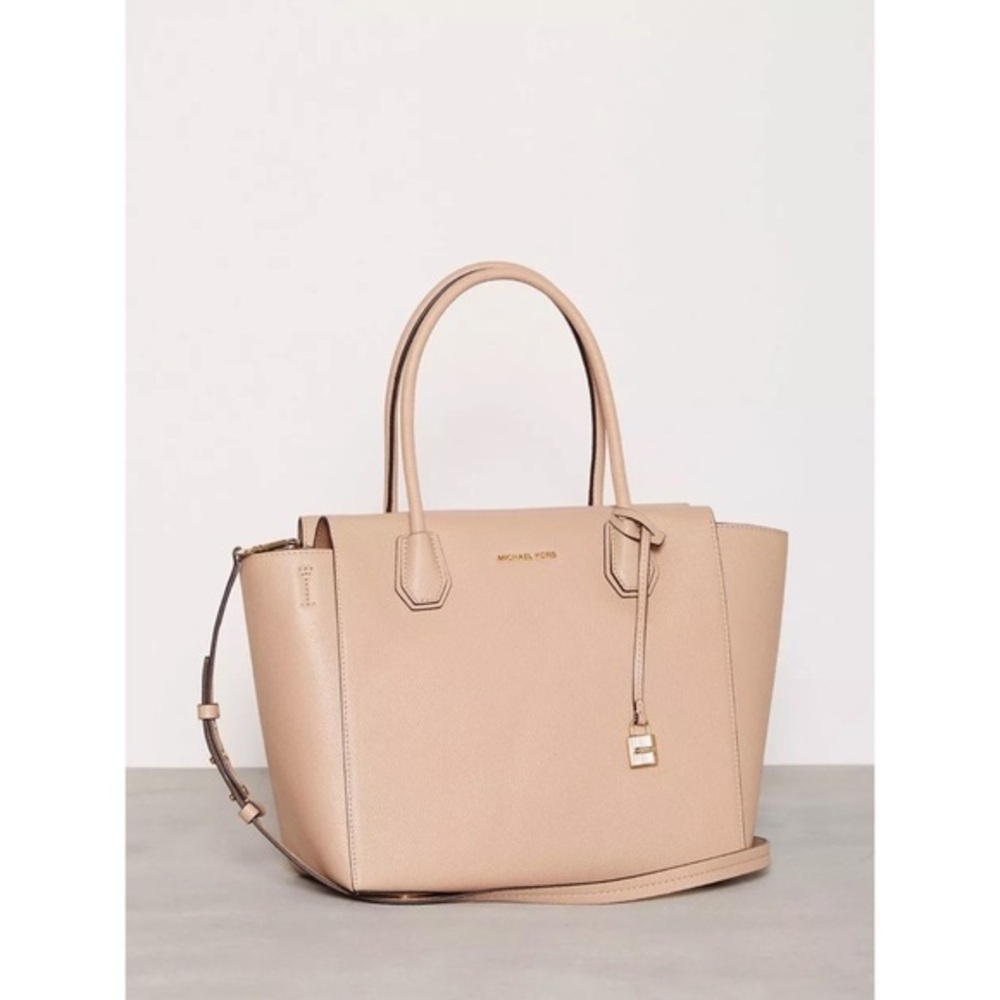 Michael Kors Tan Pebbled Leather Tote Bag Hand or Shoulder Bag Lock Dust bag